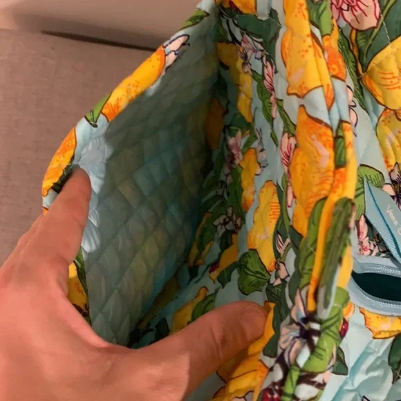 ‼️holiday sale-FIRM‼️ NWT vera bradley large travel duffel lemon grove - Picture 7 of 10